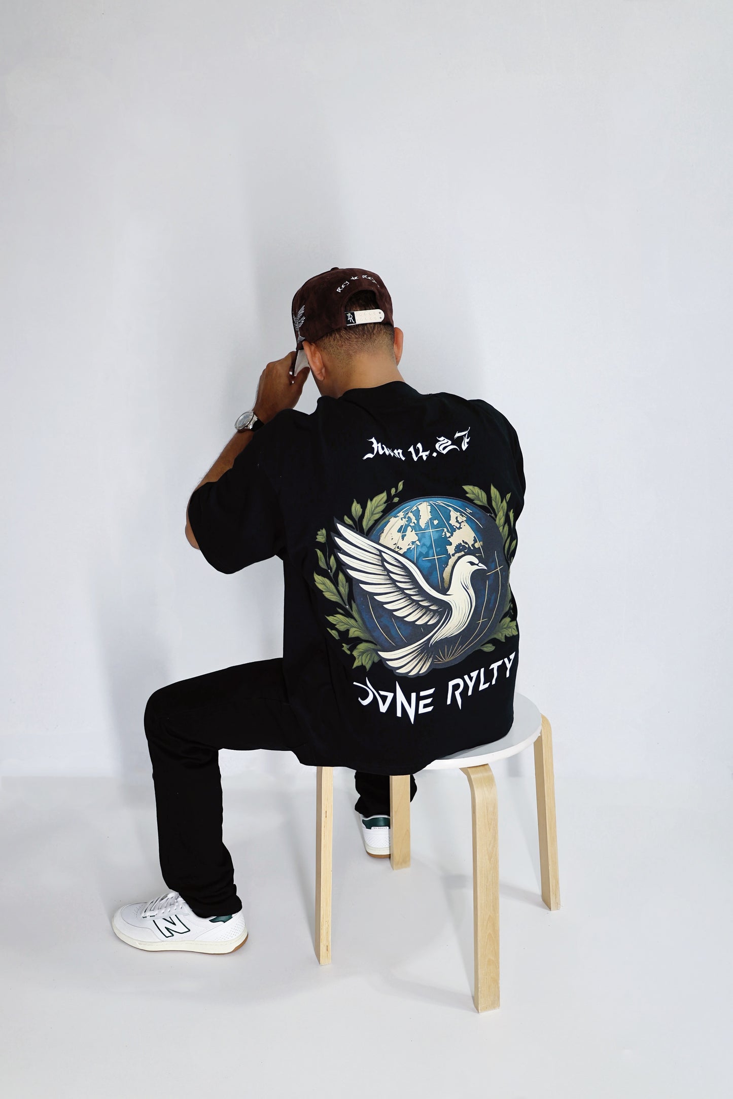 Divine Royalty- Peace of Heaven'' Oversize Tee ( Juan 14:27)